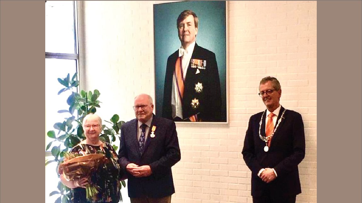REINDER BRUINSMA, MOUNTAIN VIEWS AUTHOR, APPOINTED AS KNIGHT BY KING OF THE NETHERLANDS