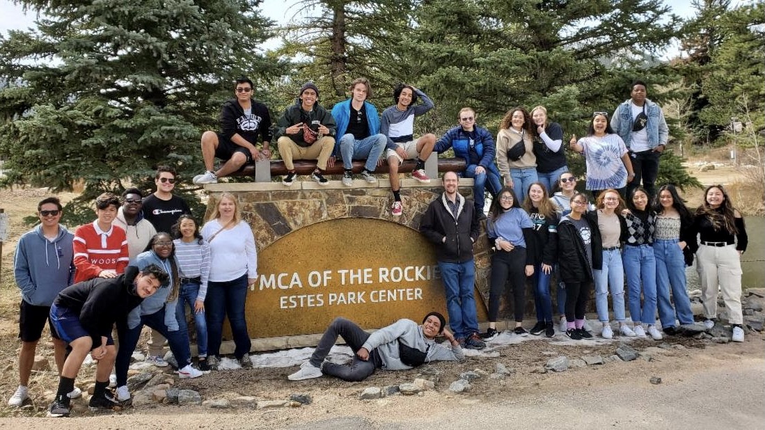 CAMPION SENIORS ELEVATE CONNECTIONS ON CLASS TRIP TO ESTES PARK