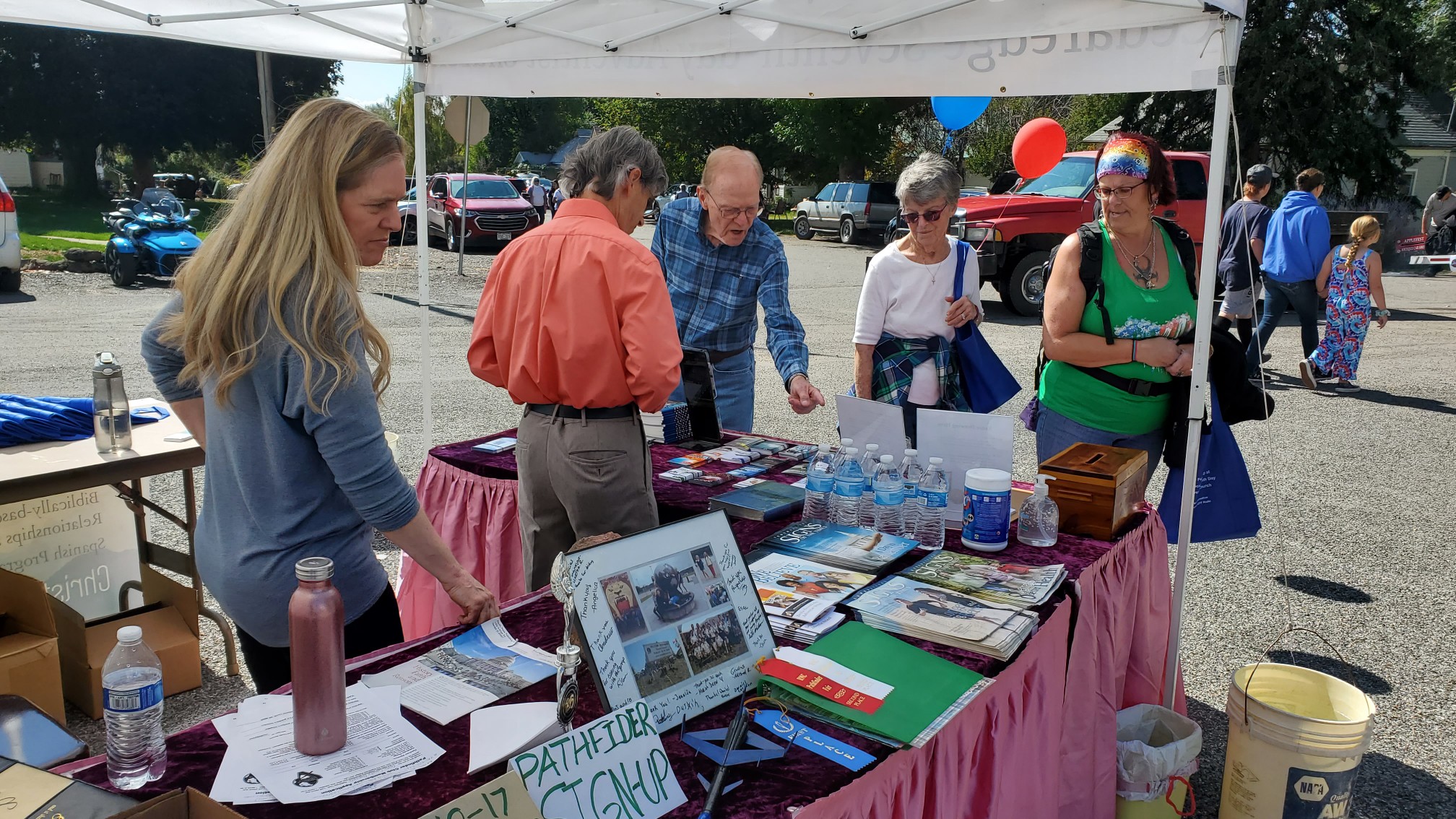 CEDAREDGE ADVENTISTS JOINED THE APPLEFEST MARKETPLACE