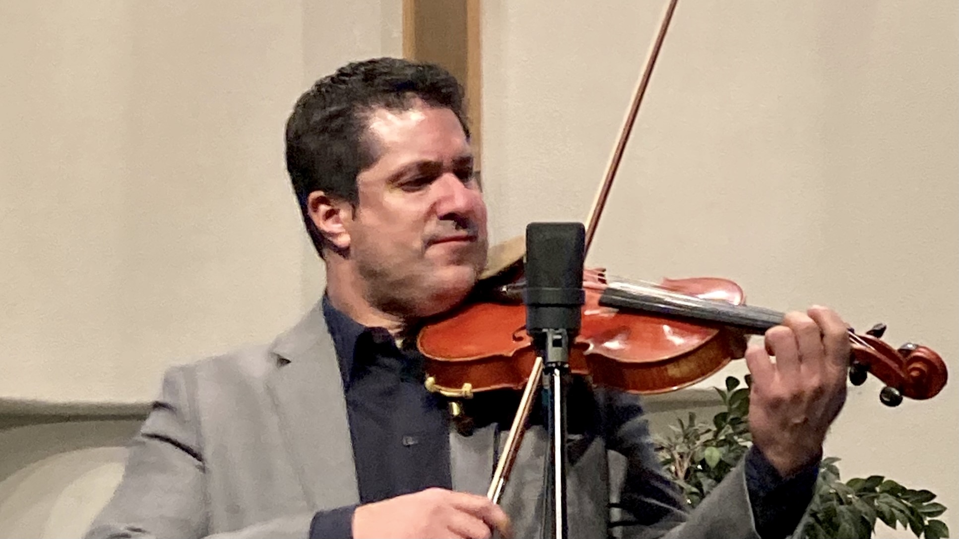 JAIME JORGE PERFORMS AT PIÑON HILLS ADVENTIST CHURCH