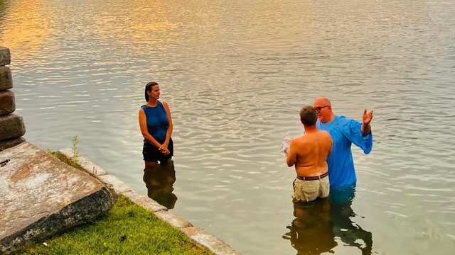 CASPER SCHOOL CELEBRATES A COMMUNITY PARENTS’ BAPTISM