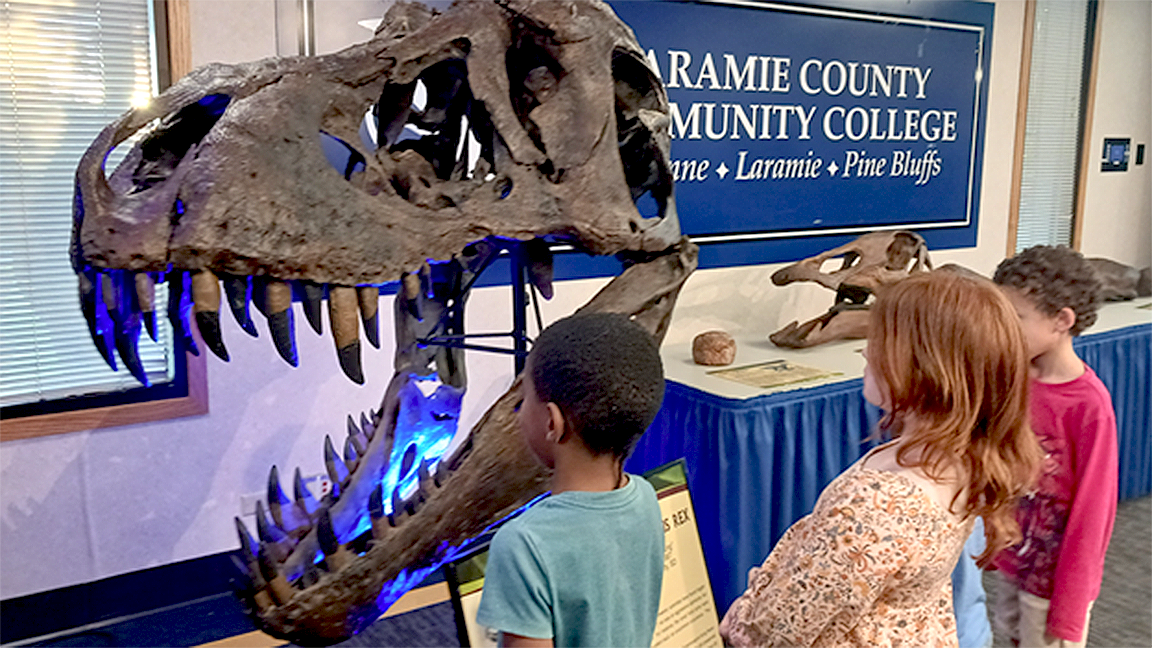 LECTURES ON DINOSAURS IN CHEYENNE