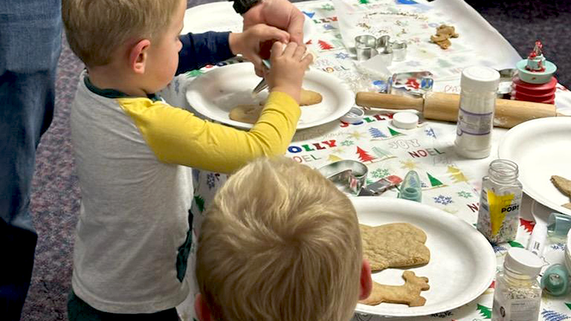 PERSONAL MINISTRY BRINGS MANY TO COOKIE BUILD EVENT