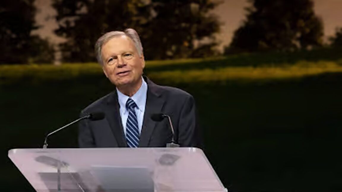 ADVENTIST SPEAKER MARK FINLEY ENCOURAGES TOTAL MEMBER INVOLVEMENT