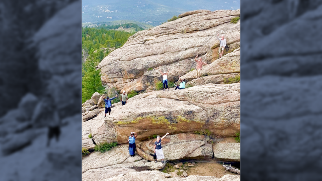 hiking-group-2